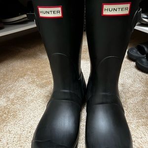 Like new! Hunter mid-calf rain boots